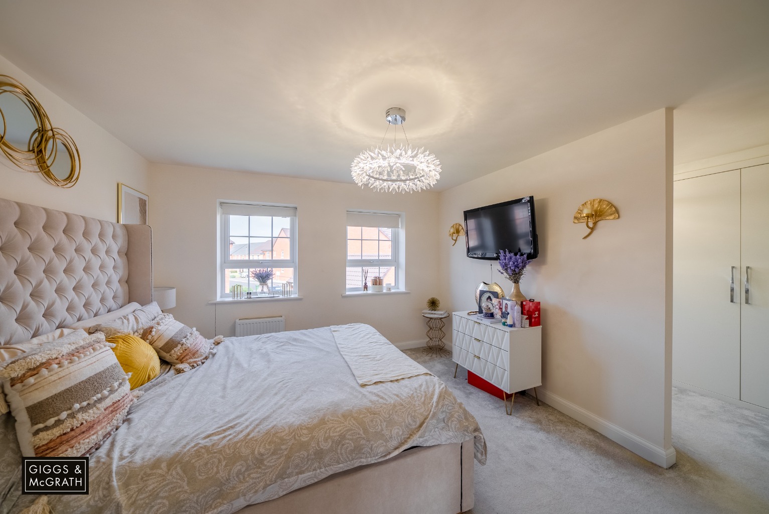 5 bed detached house for sale in Eldrida Drive, Huntingdon 11