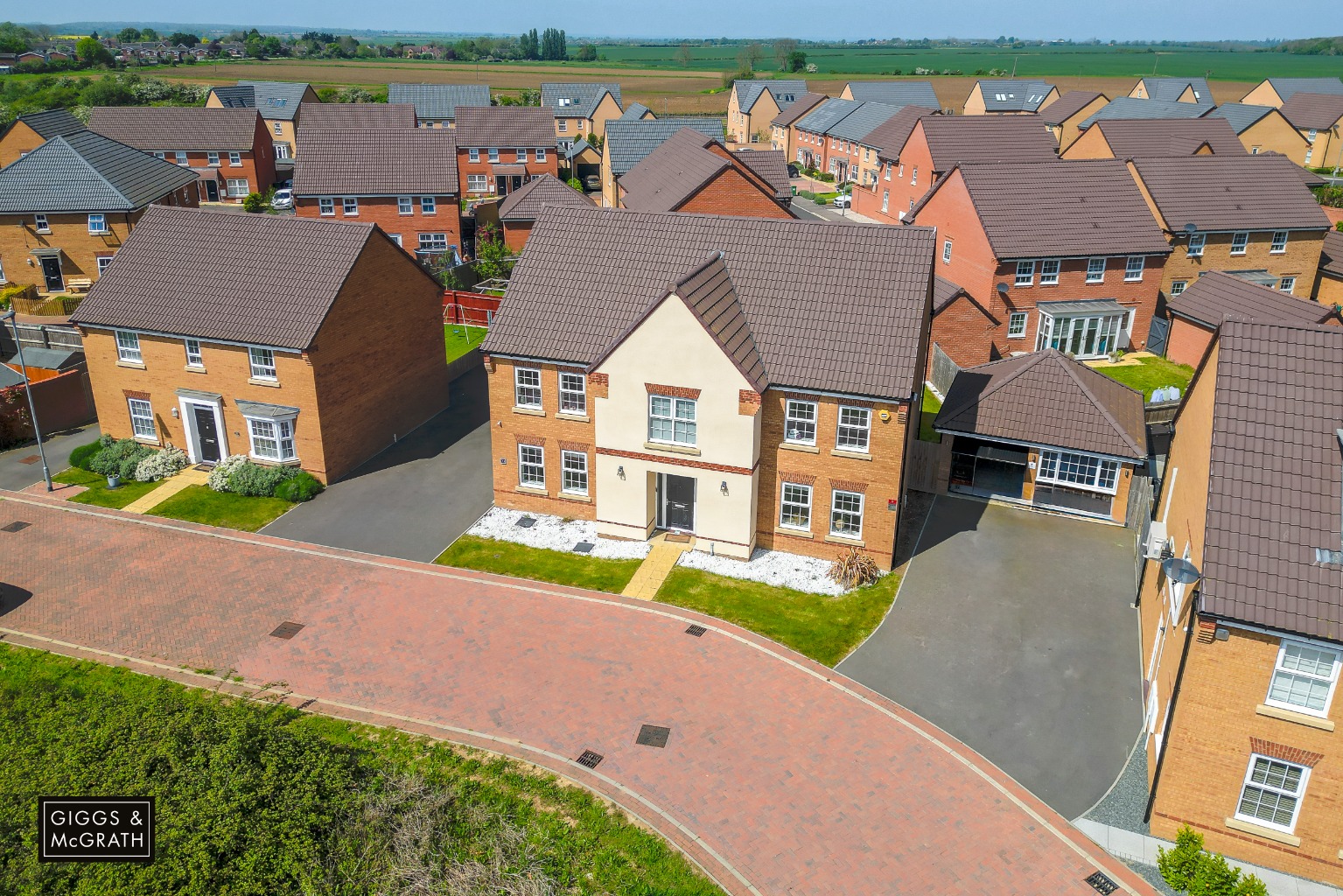 5 bed detached house for sale in Eldrida Drive, Huntingdon, PE28