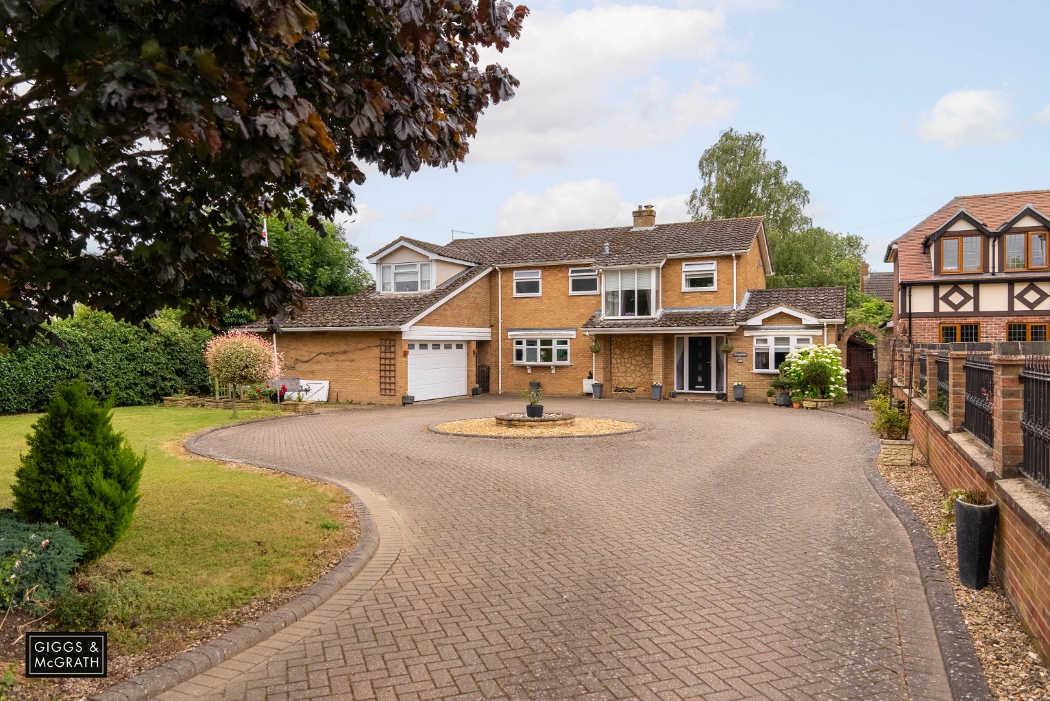 4 bed detached house for sale in Needingworth Road, St. Ives  - Property Image 1