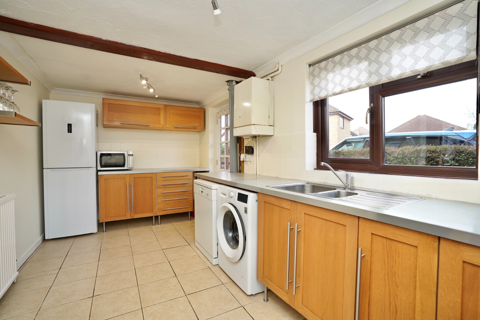3 bed end of terrace house for sale in Warboys Road, Huntingdon 1