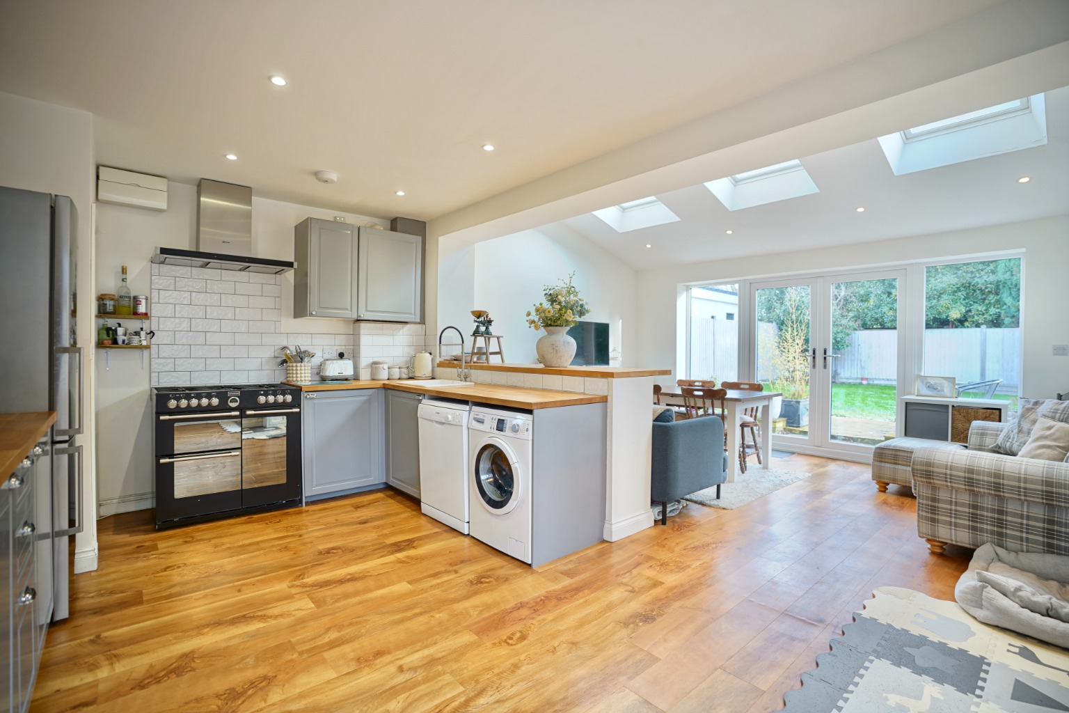 3 bed detached house for sale in St. Ives Road, Huntingdon 2