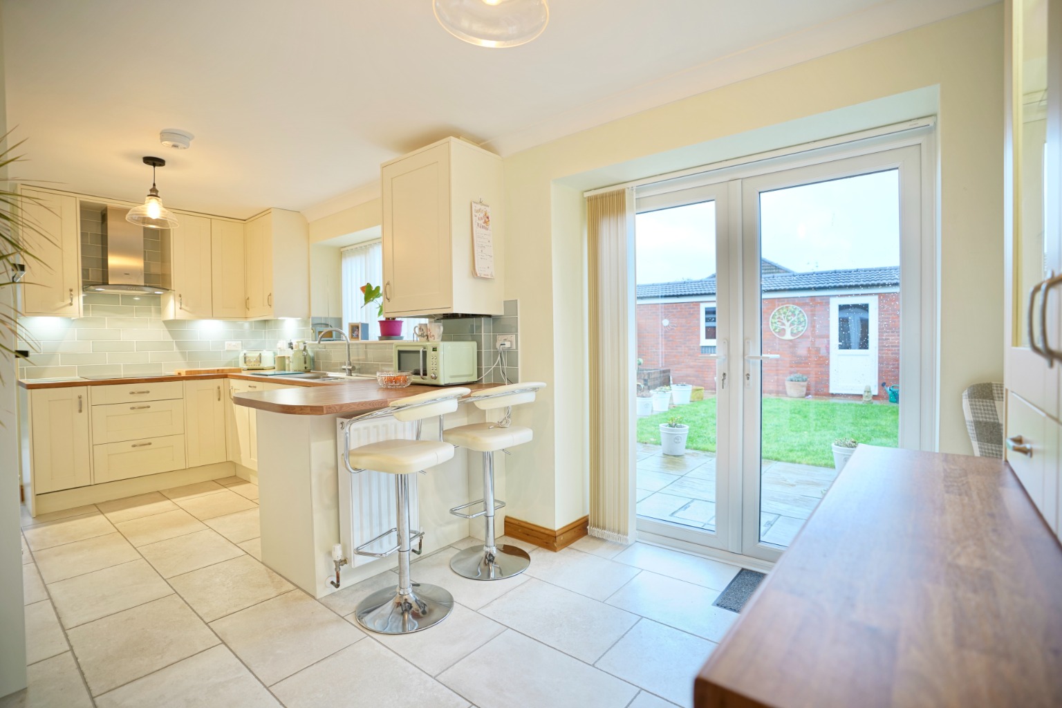 3 bed semi-detached house for sale in Anderson Crescent, Huntingdon 2
