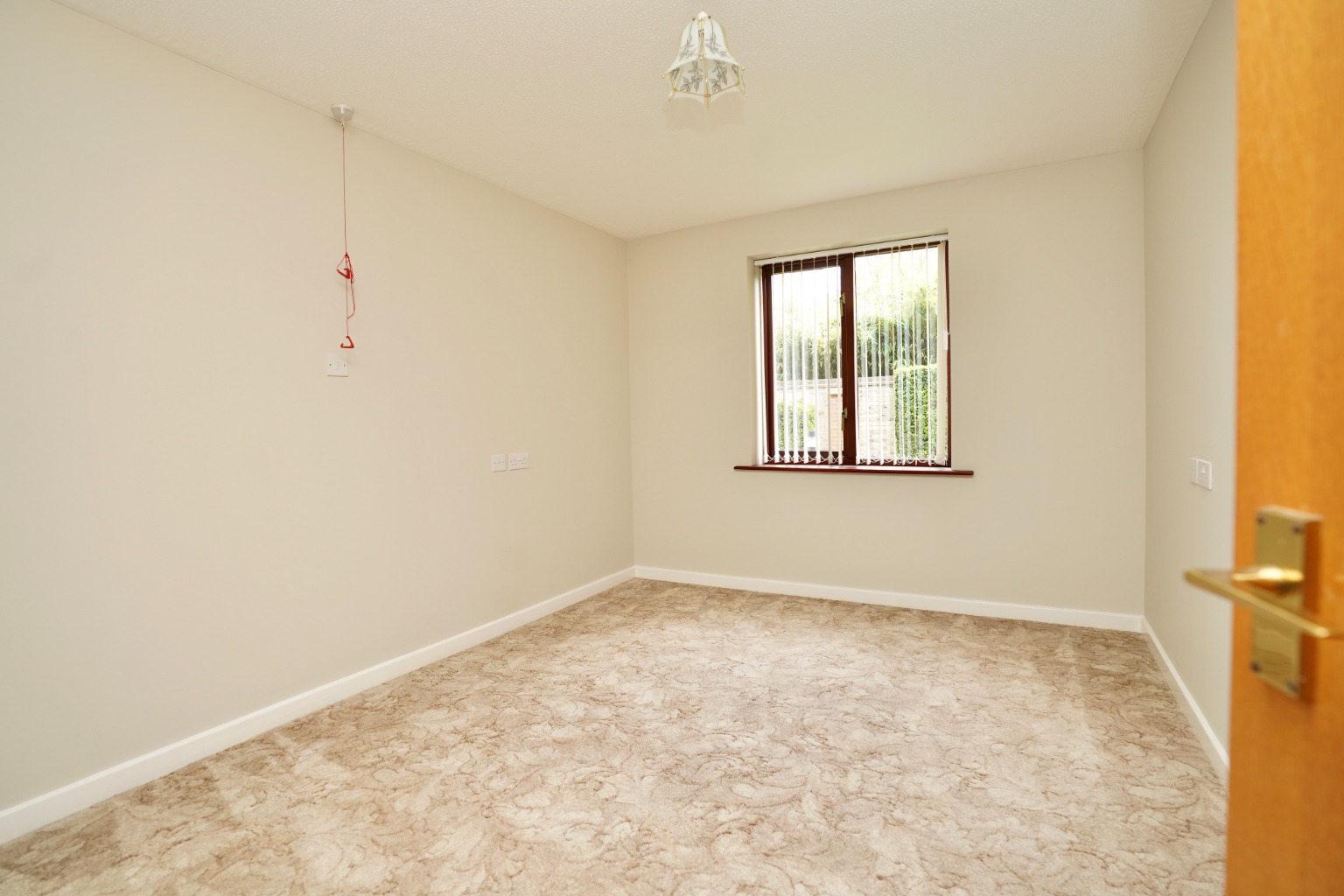 1 bed flat for sale in Woodlands, Huntingdon 5