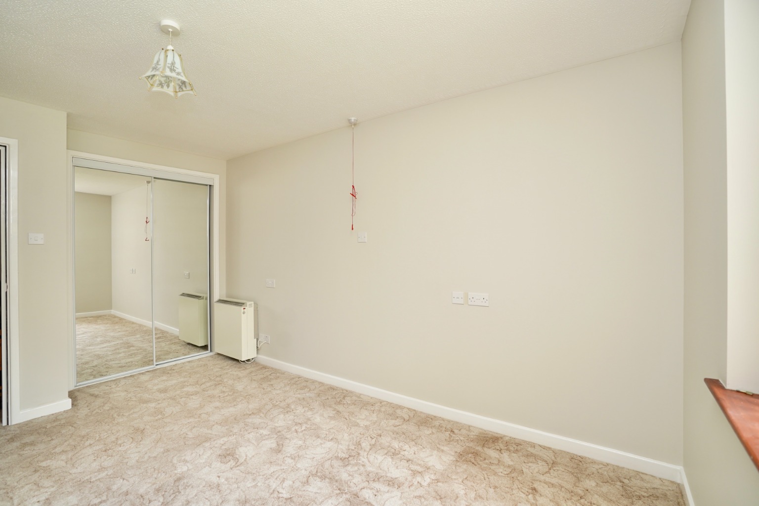 1 bed flat for sale in Woodlands, Huntingdon 4