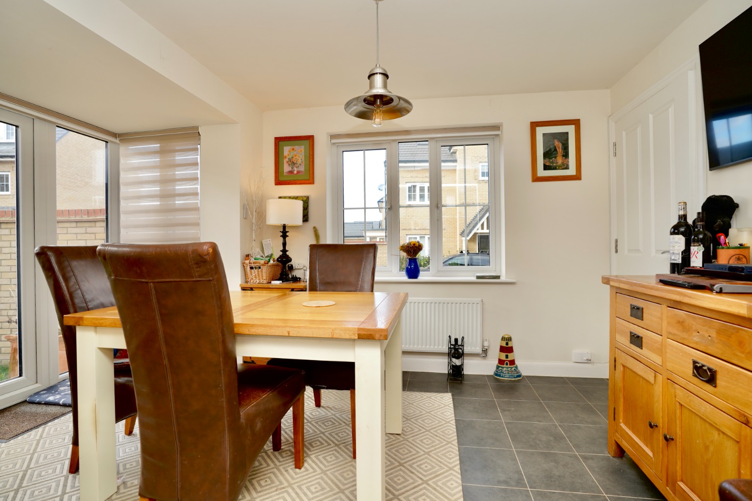 4 bed link detached house for sale in Innkeeper Way, Huntingdon  - Property Image 3