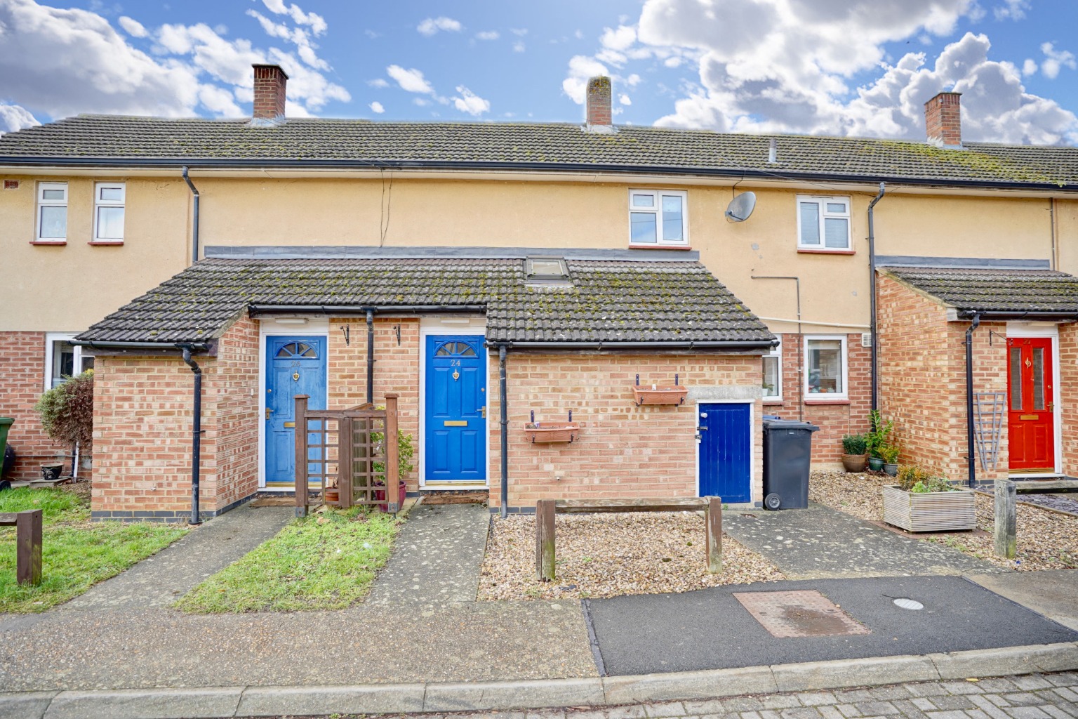 2 bed terraced house for sale in Norfolk Road, Huntingdon, PE28