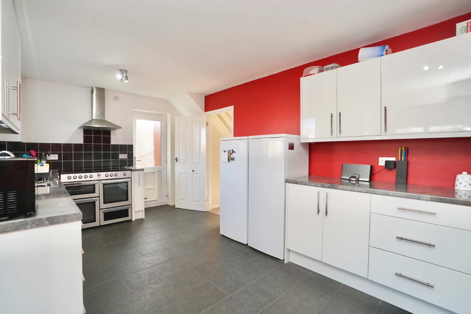 3 bed semi-detached house for sale in Hawthorn Way, St Ives  - Property Image 6