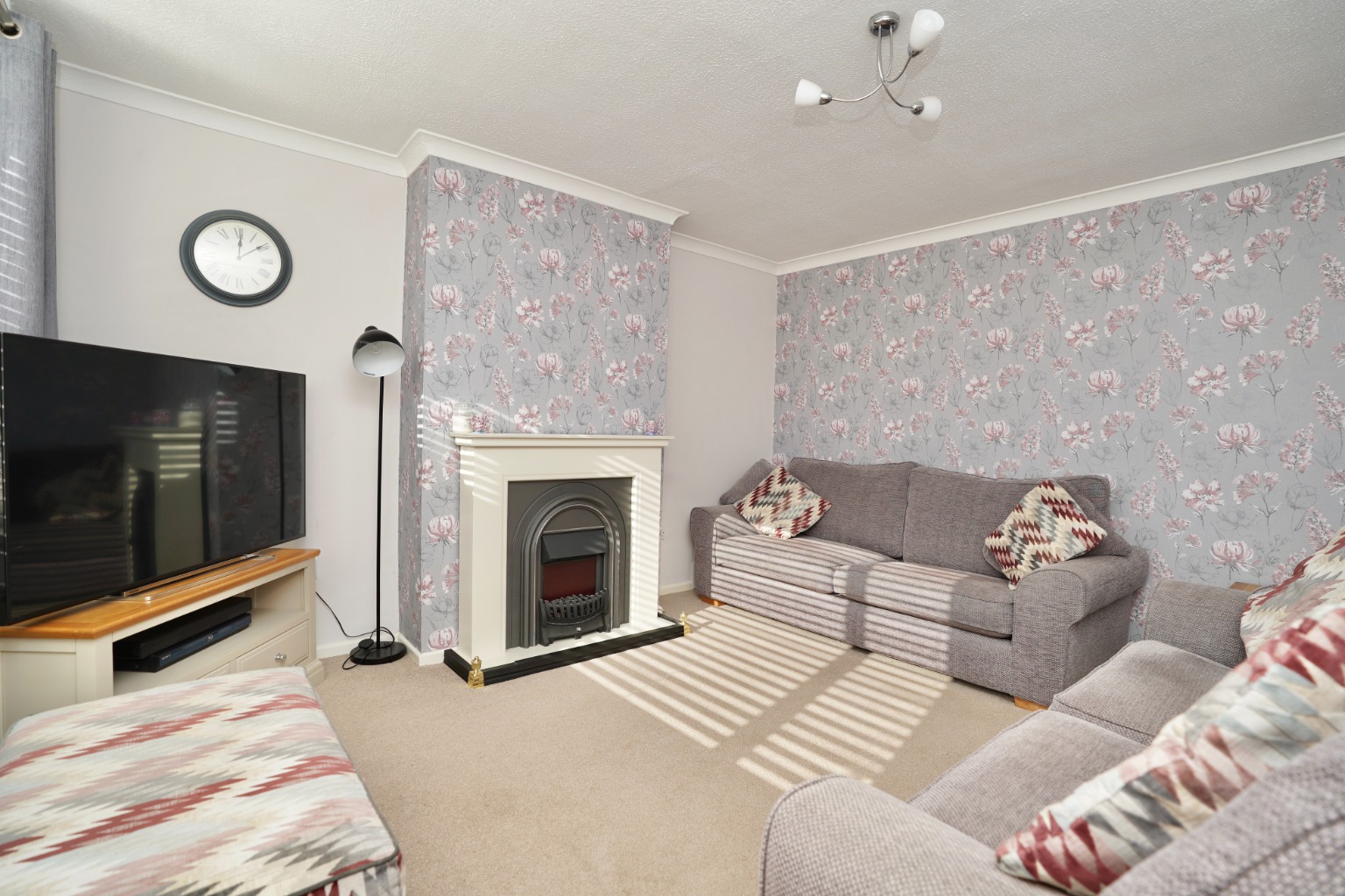 3 bed semi-detached house for sale in Hawthorn Way, St Ives  - Property Image 3