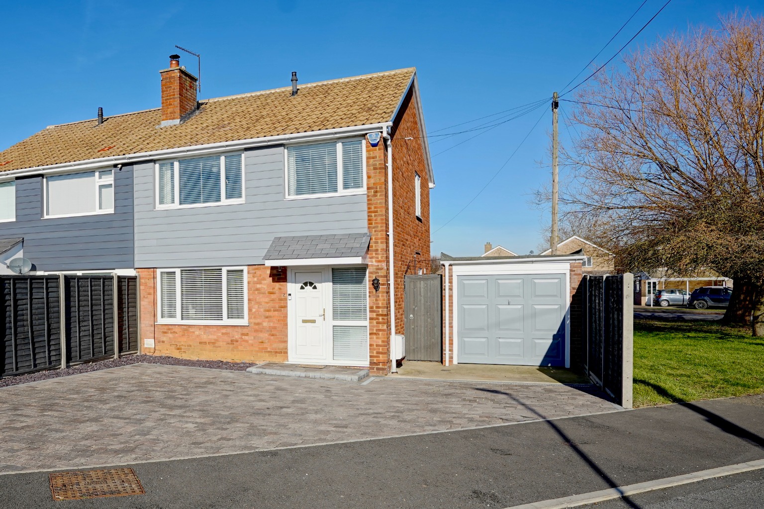 3 bed semi-detached house for sale in Hawthorn Way, St Ives - Property Image 1