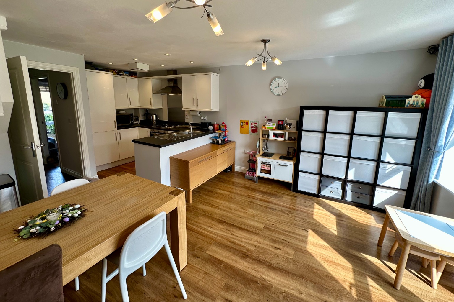 3 bed terraced house for sale in Green Walk, Cambridge  - Property Image 2