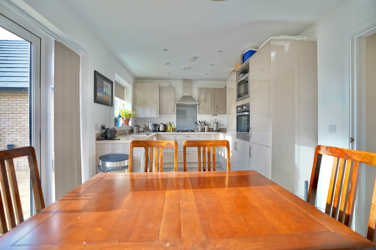 3 bed detached house for sale in Suffolk Close, Huntingdon  - Property Image 5