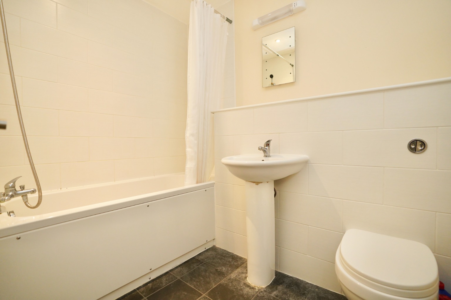 1 bed flat for sale in Percy Green Place, Huntingdon  - Property Image 3