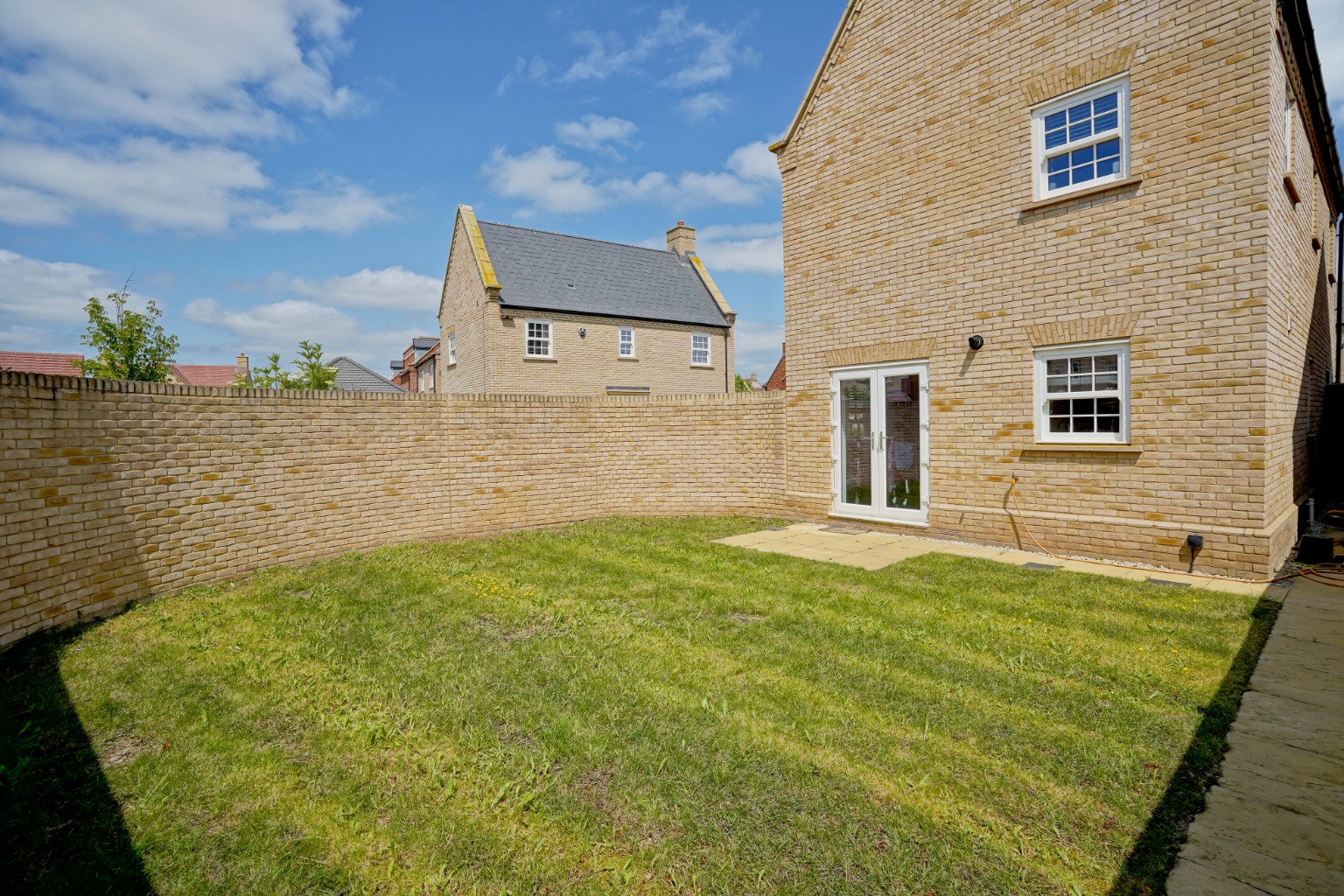 3 bed detached house for sale in Hunnane Drive, Huntingdon 3