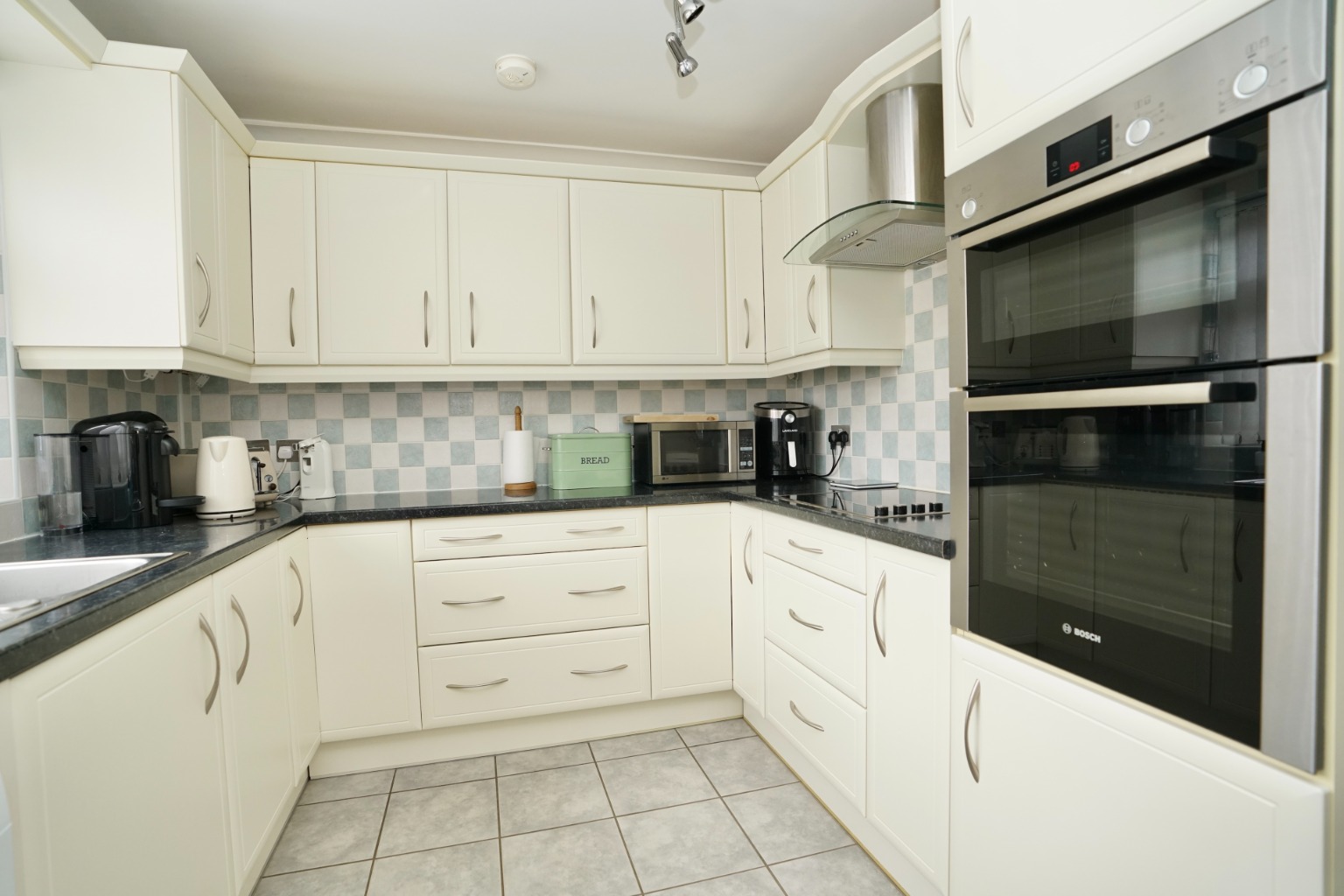 4 bed detached house for sale in Dunholt Way, Huntingdon 2