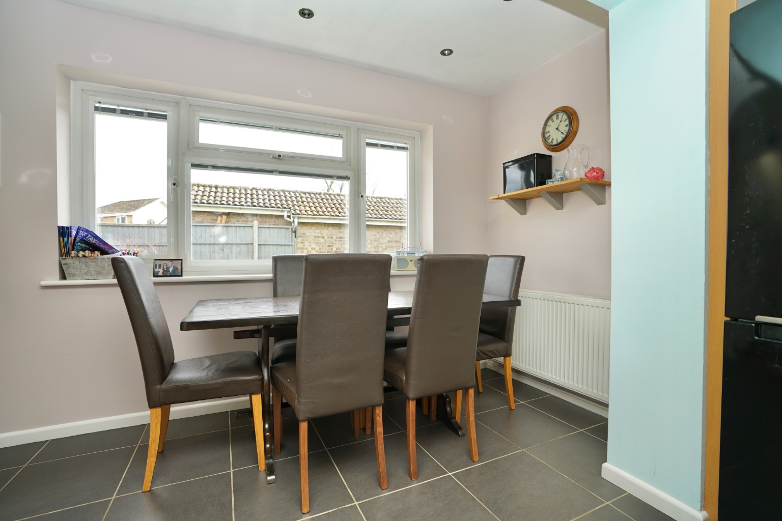 3 bed detached house for sale in Elizabethan Way, Huntingdon 5