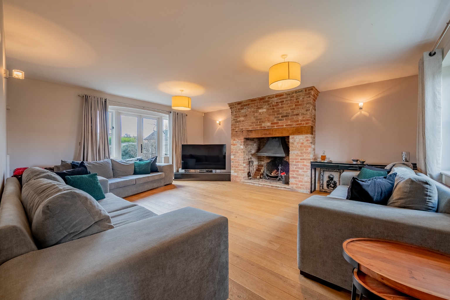 6 bed detached house for sale in Ermine Street, Huntingdon 2