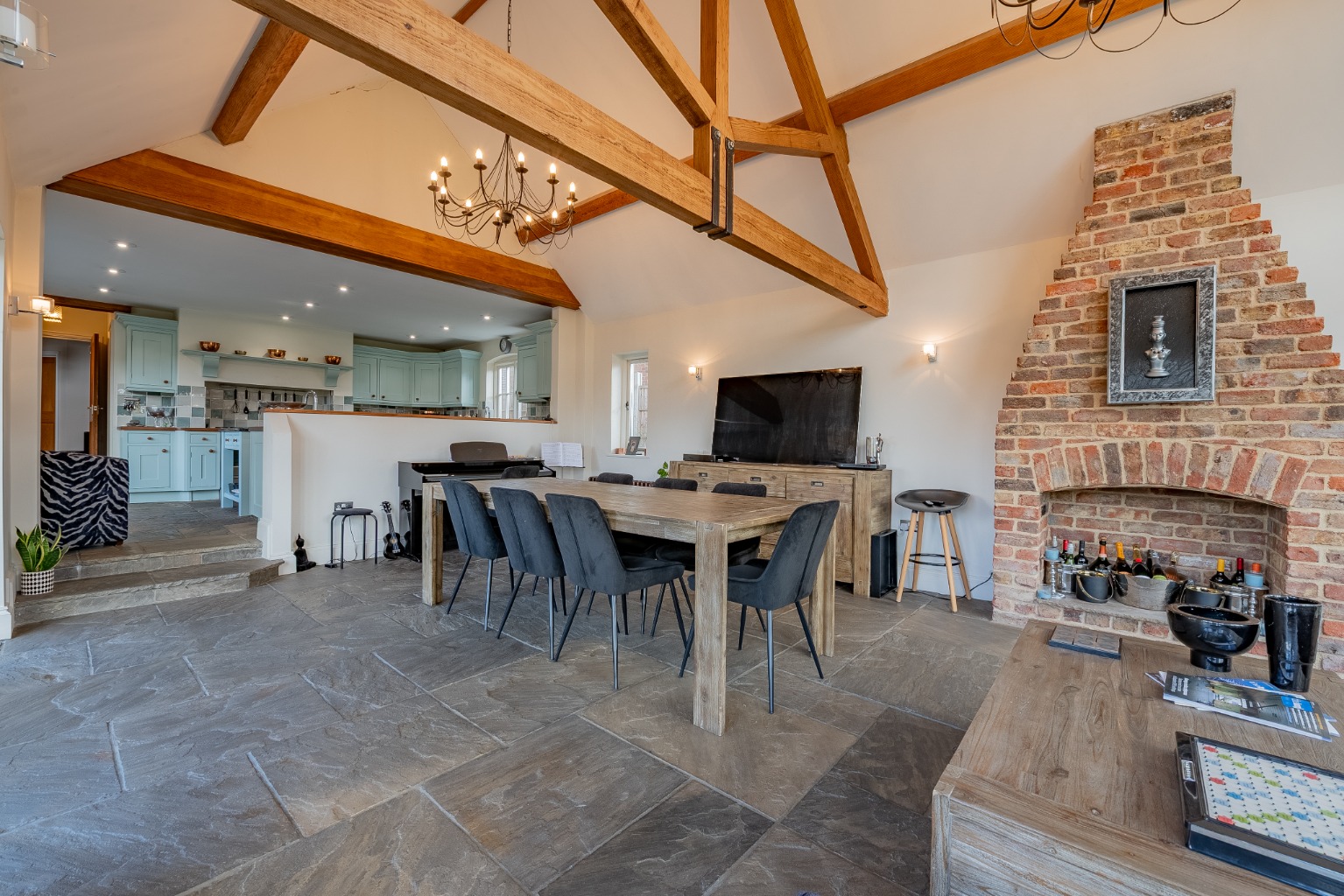 6 bed detached house for sale in Ermine Street, Huntingdon 1