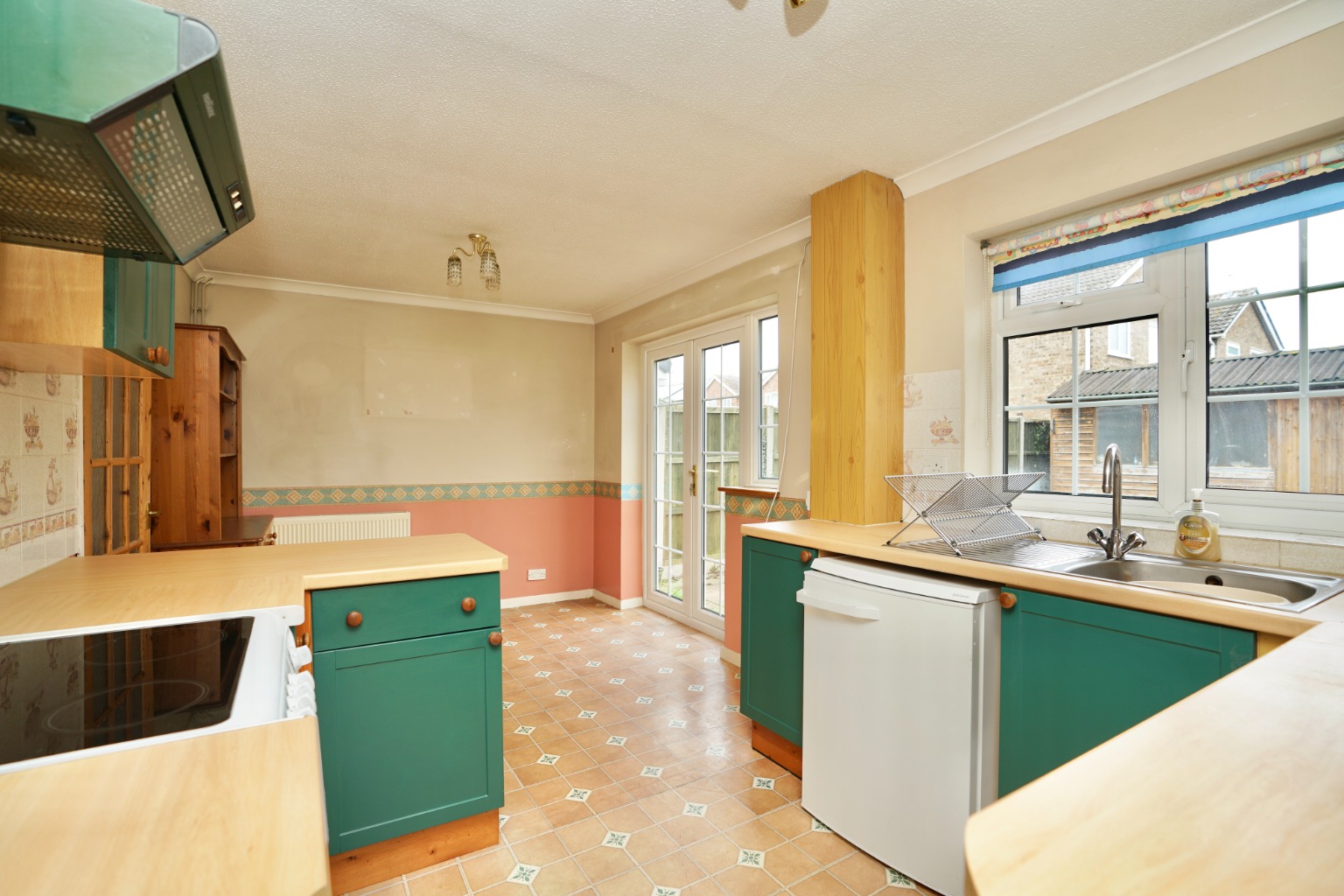 3 bed detached house for sale in The Trundle, Huntingdon 5