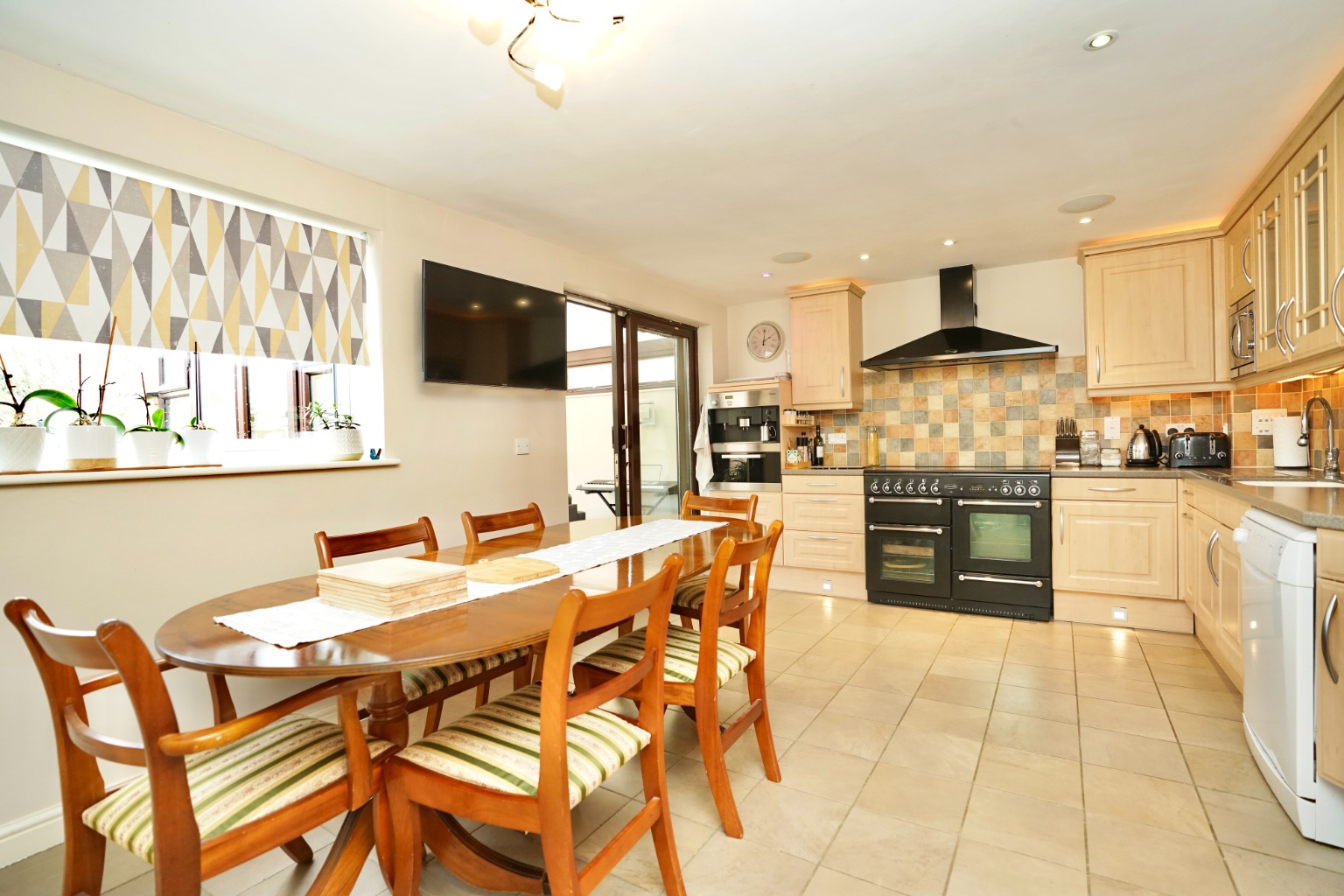 4 bed detached house for sale in The Sycamores, Huntingdon  - Property Image 3