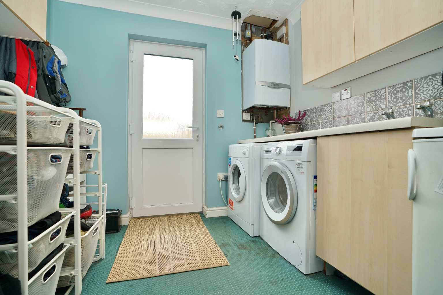 4 bed detached house for sale in The Sycamores, Huntingdon 6