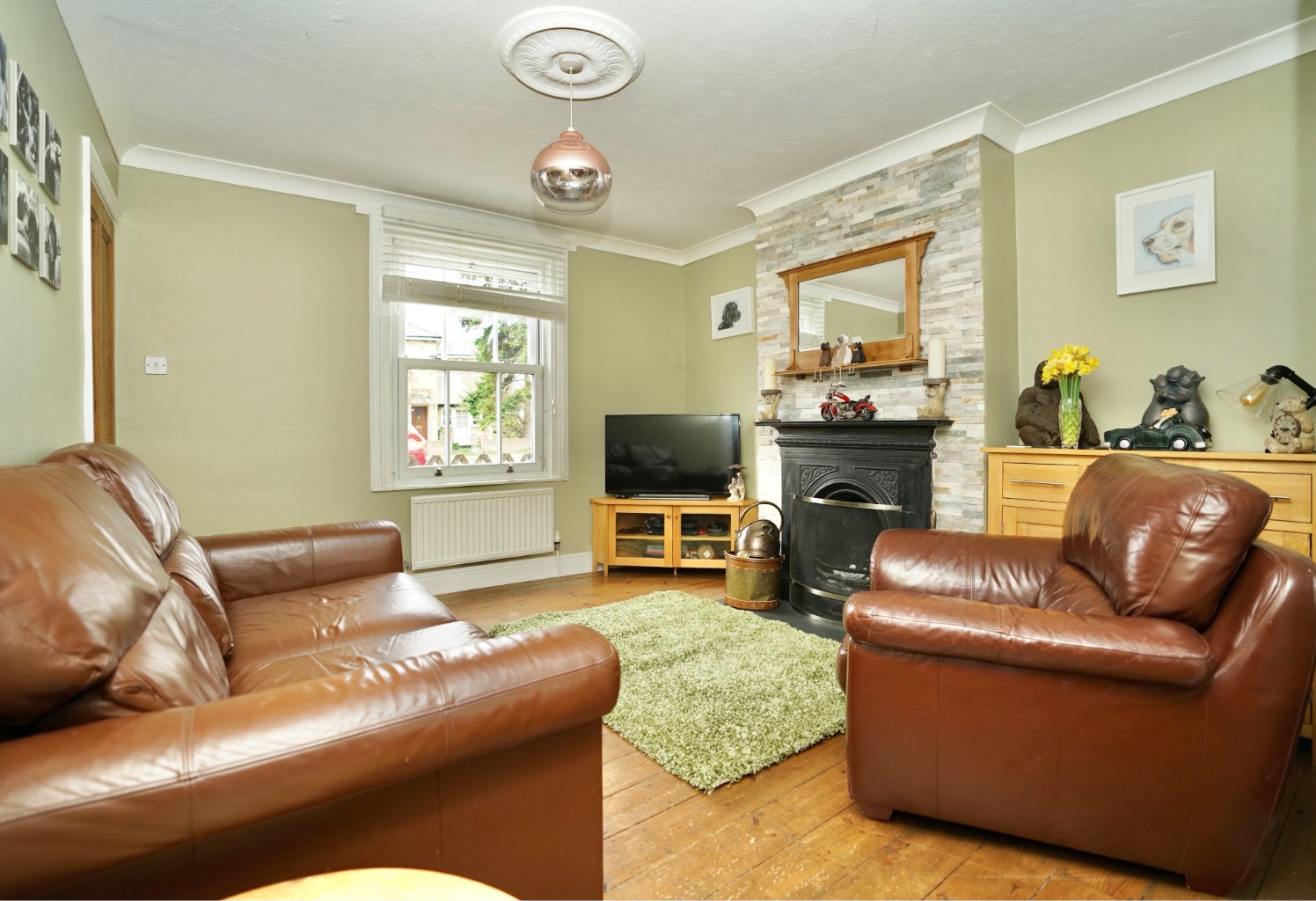 2 bed end of terrace house for sale in Cambridge Road, Huntingdon 1