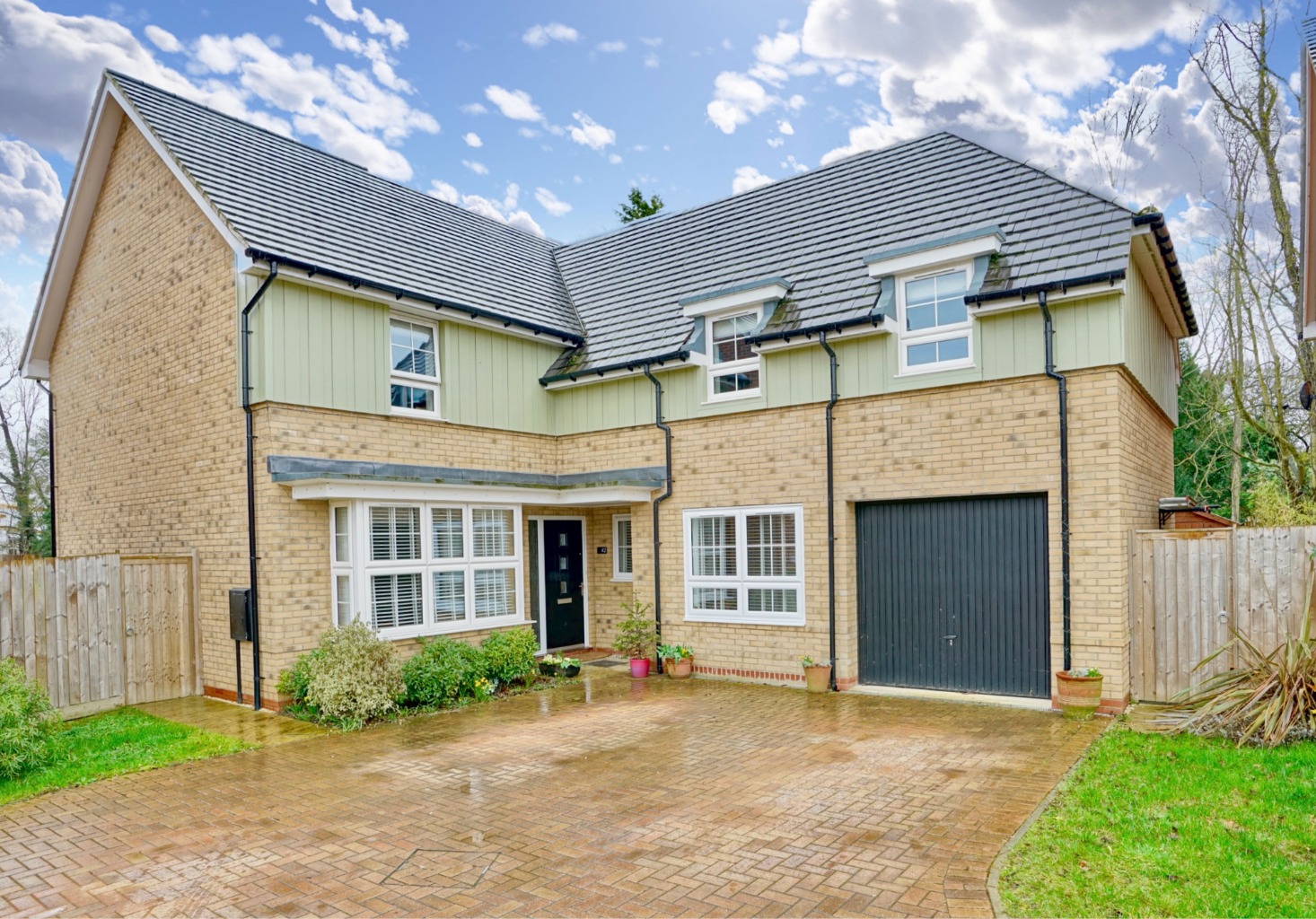 4 bed detached house for sale in Askwith Grove, St. Ives 1