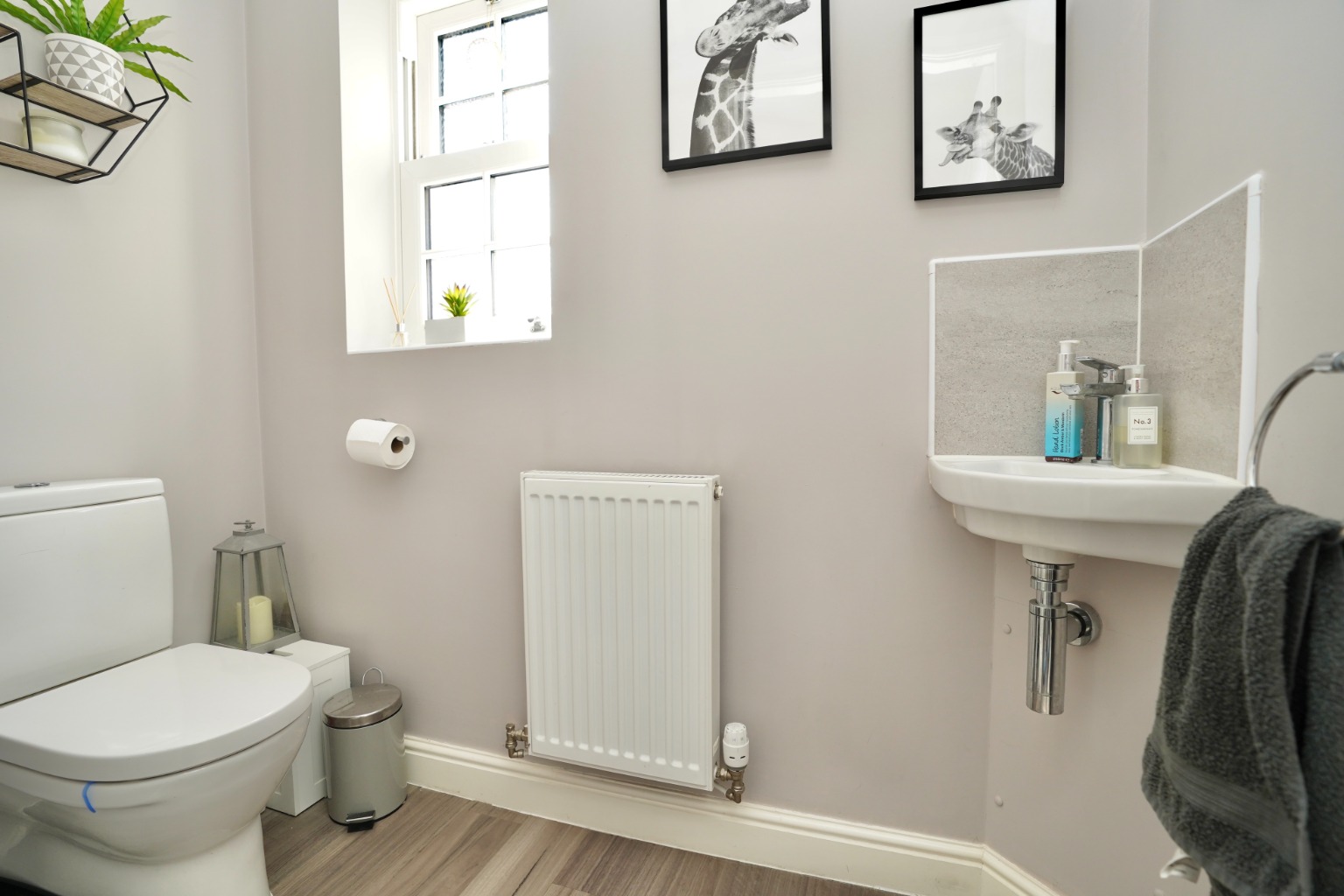 3 bed detached house for sale in Somning Close, Huntingdon 5