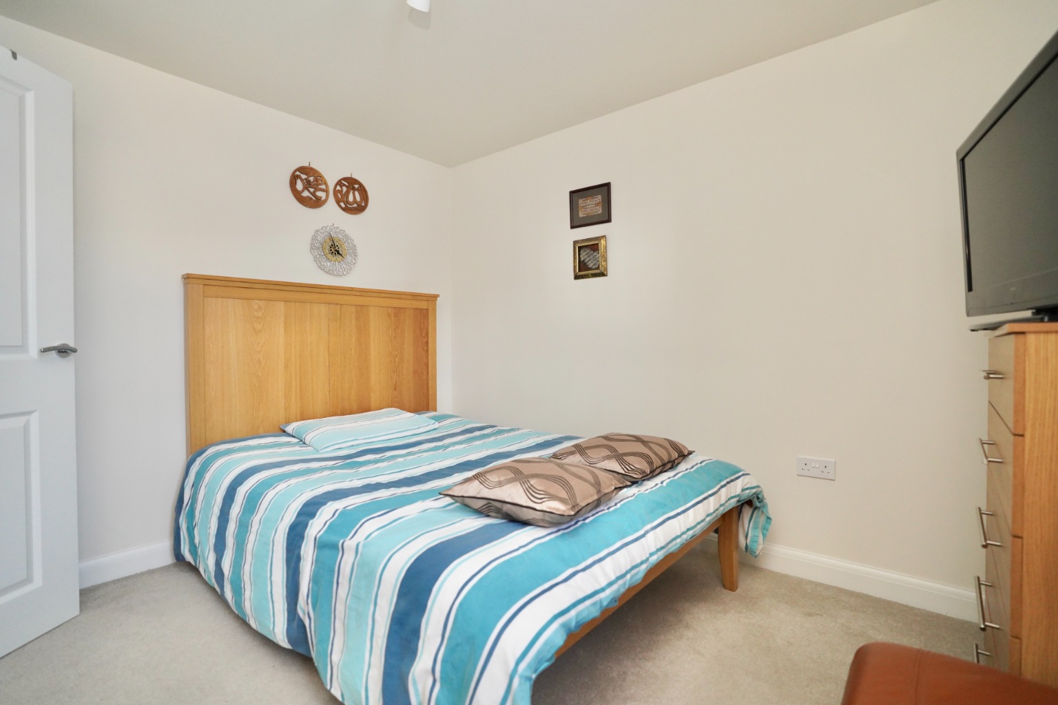 4 bed detached house for sale in Saxon Way, Huntingdon 9