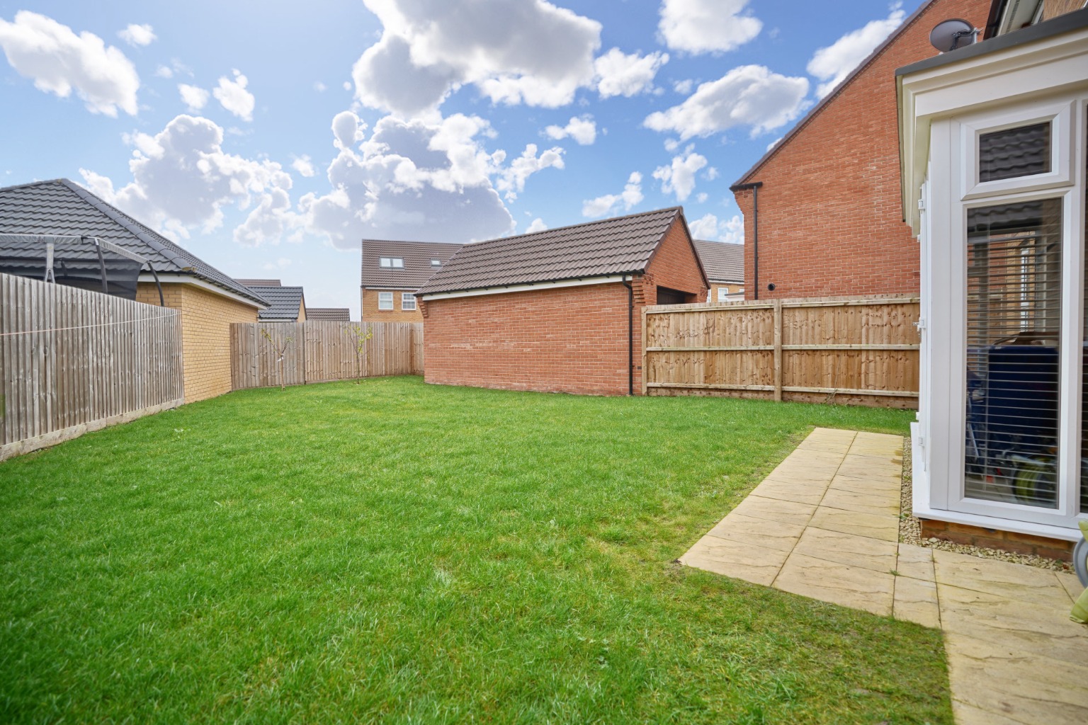 4 bed detached house for sale in Saxon Way, Huntingdon  - Property Image 16