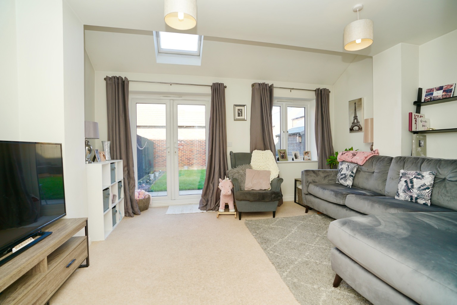 2 bed semi-detached house for sale in Hetley Close, Huntingdon  - Property Image 3