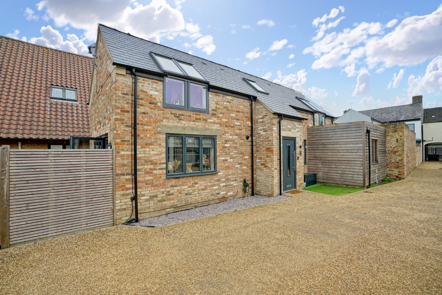 3 bed detached house for sale in High Street, Huntingdon 16