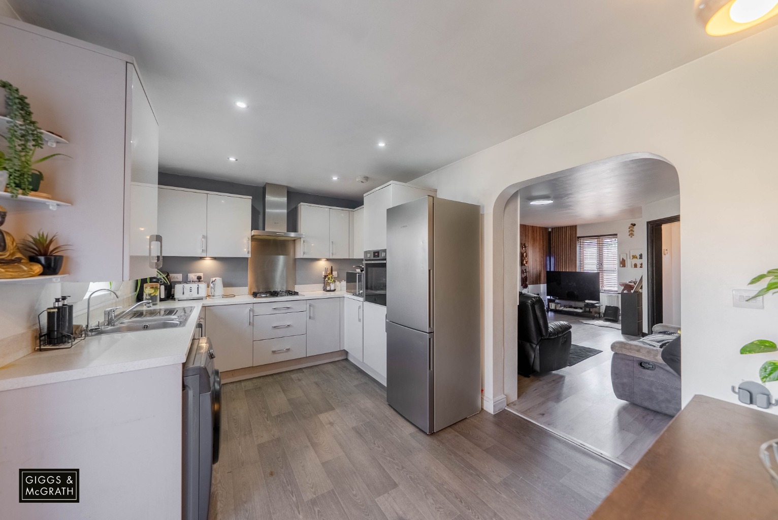 3 bed semi-detached house for sale in Somning Close, Huntingdon  - Property Image 2