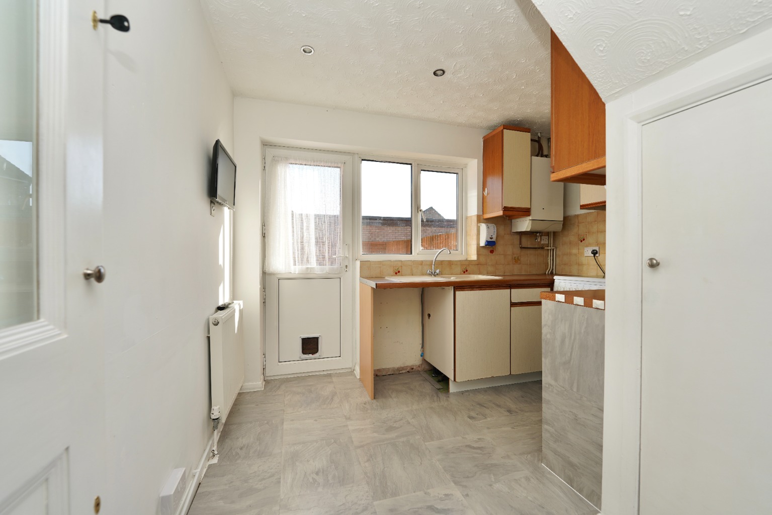 2 bed terraced house for sale in Potton Road, Huntingdon  - Property Image 6