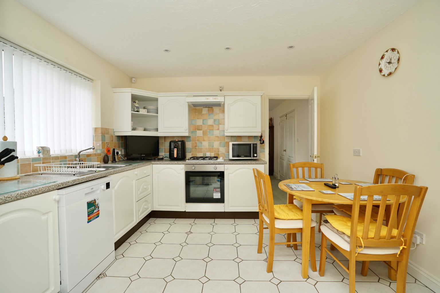 3 bed detached bungalow for sale in Library Walk, Huntingdon  - Property Image 2