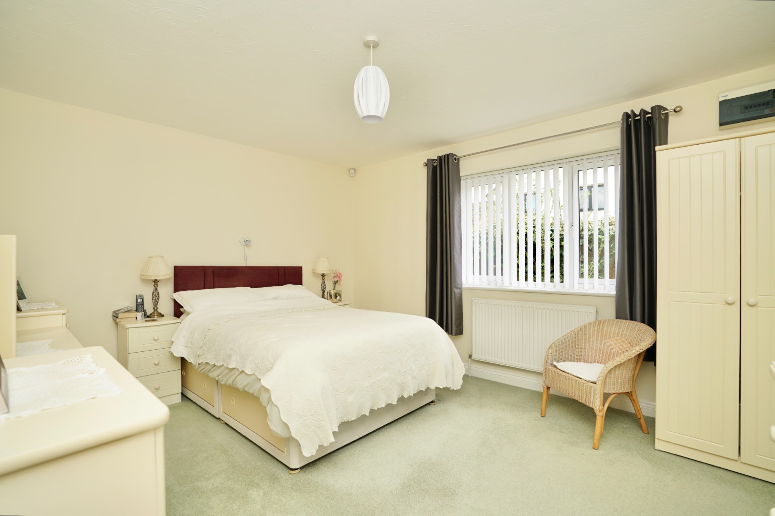 3 bed detached bungalow for sale in Library Walk, Huntingdon 5