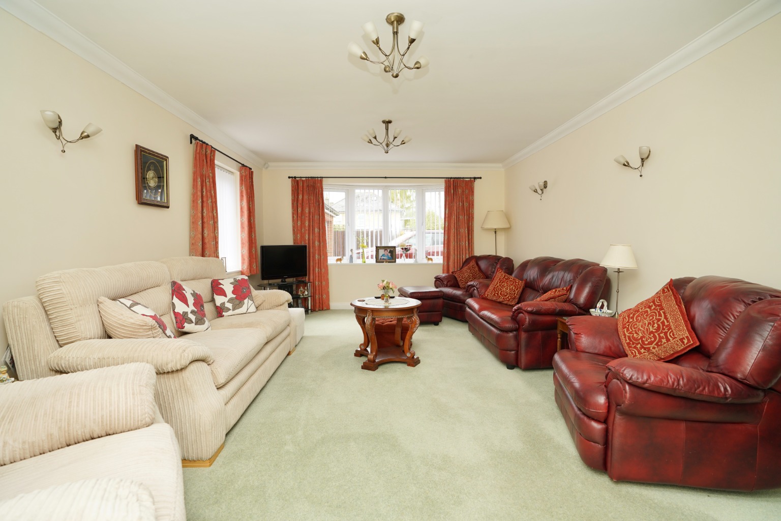 3 bed detached bungalow for sale in Library Walk, Huntingdon  - Property Image 3