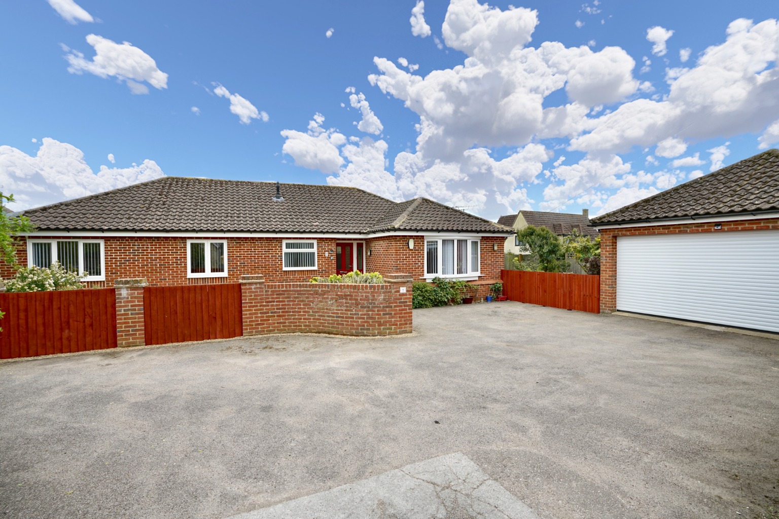 3 bed detached bungalow for sale in Library Walk, Huntingdon - Property Image 1