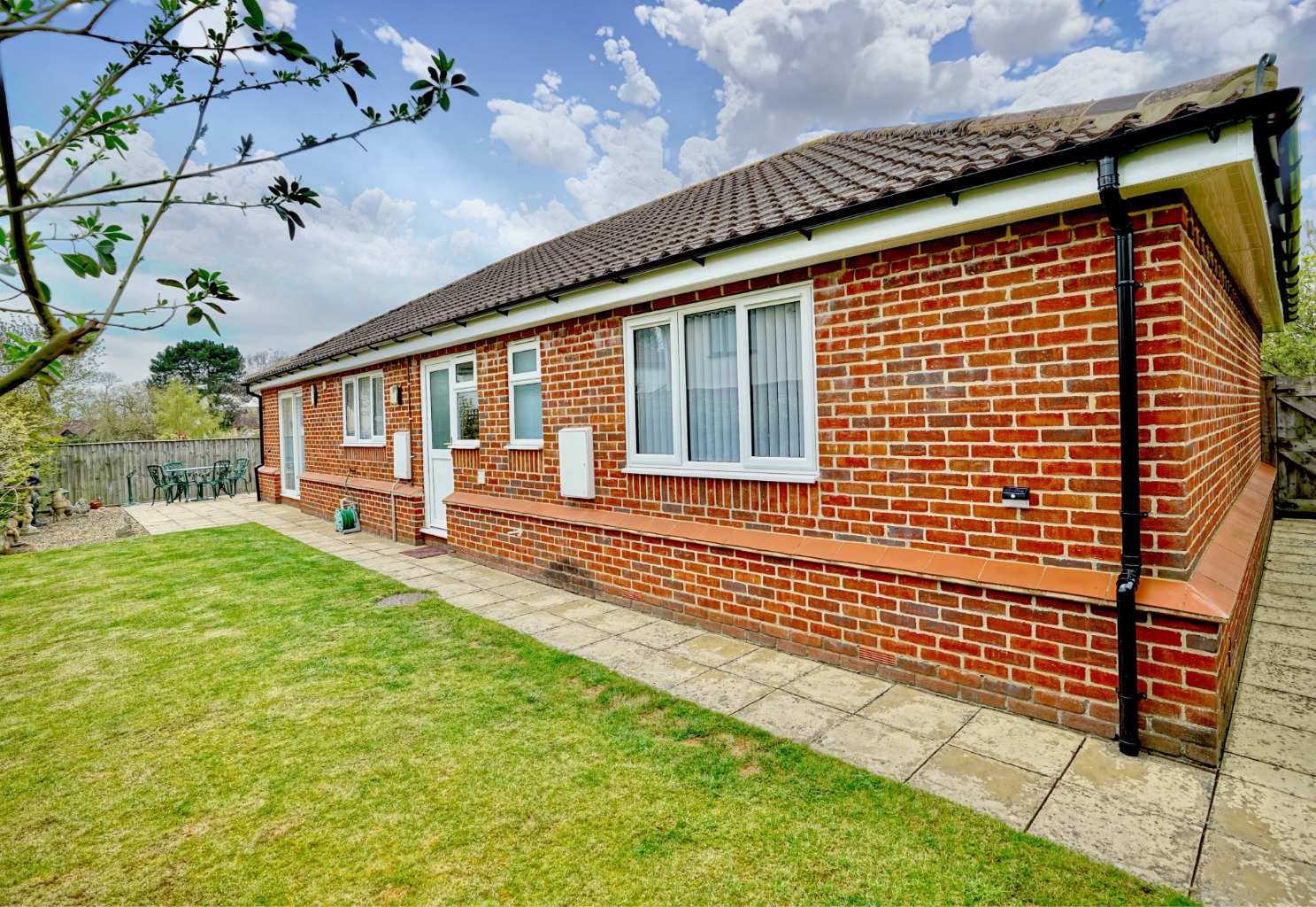 3 bed detached bungalow for sale in Library Walk, Huntingdon 12