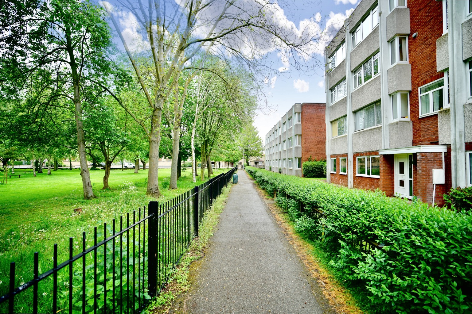 2 bed ground floor flat for sale in Grammar School Walk, Huntingdon  - Property Image 1