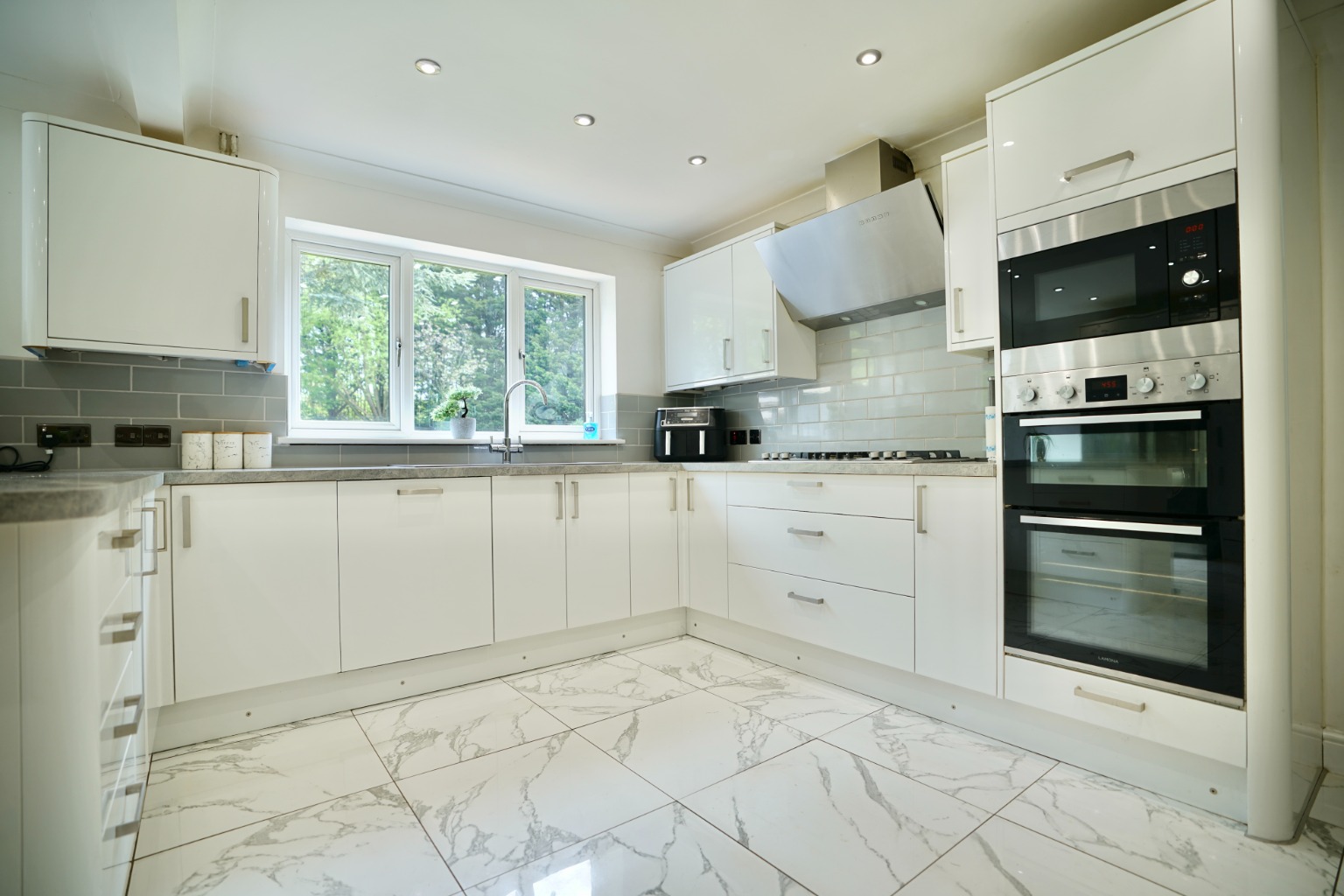 4 bed detached house for sale in Beech End, Huntingdon 5