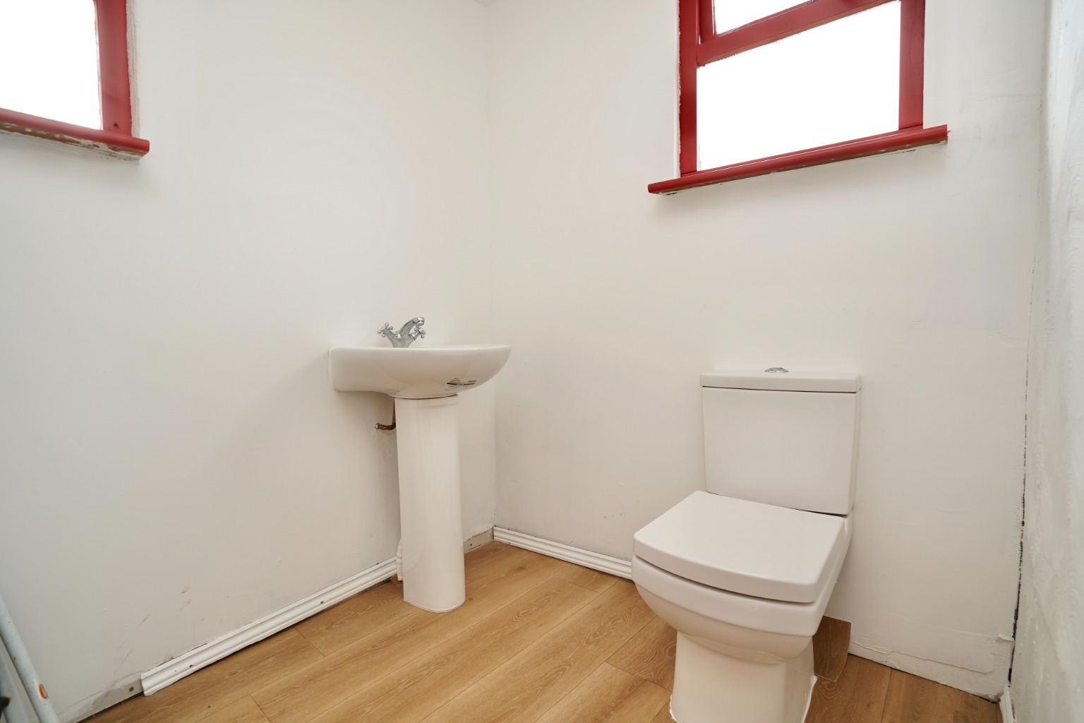 3 bed terraced house for sale in Shelley Close, Huntingdon 4