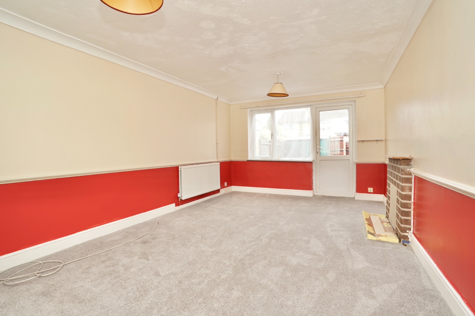 3 bed terraced house for sale in Shelley Close, Huntingdon  - Property Image 2