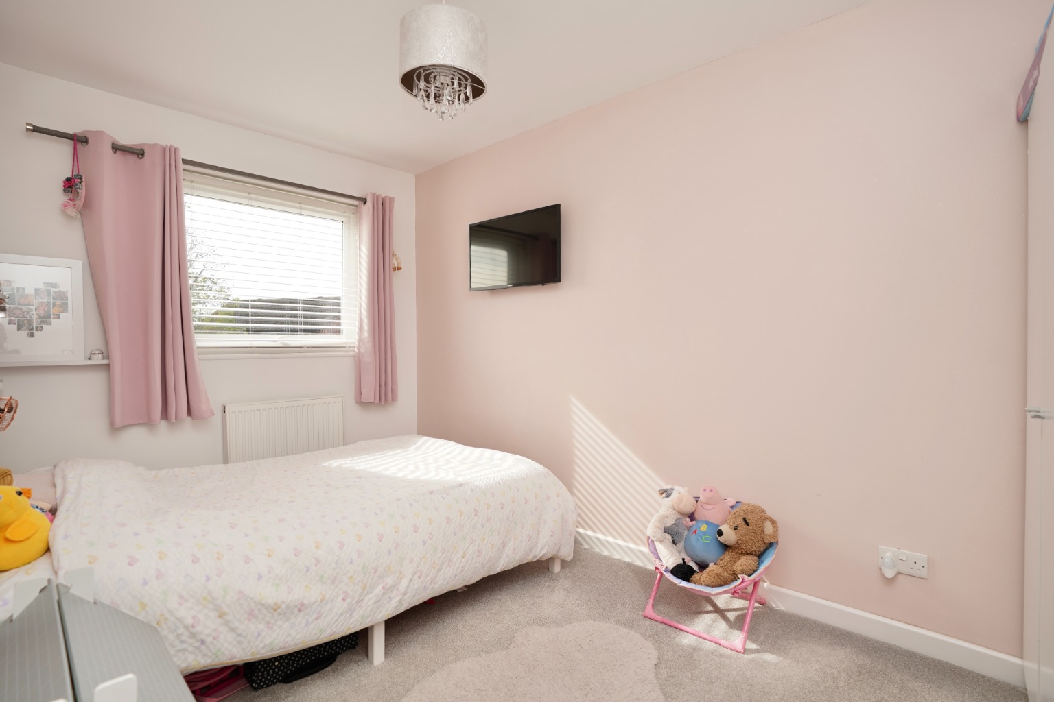 3 bed link detached house for sale in The Paddock, Huntingdon 7