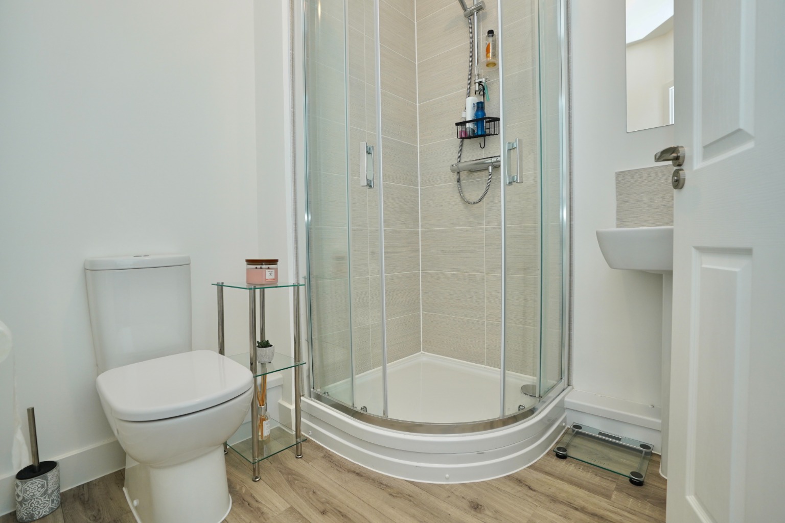 2 bed detached house for sale in Central Avenue, Huntingdon 6