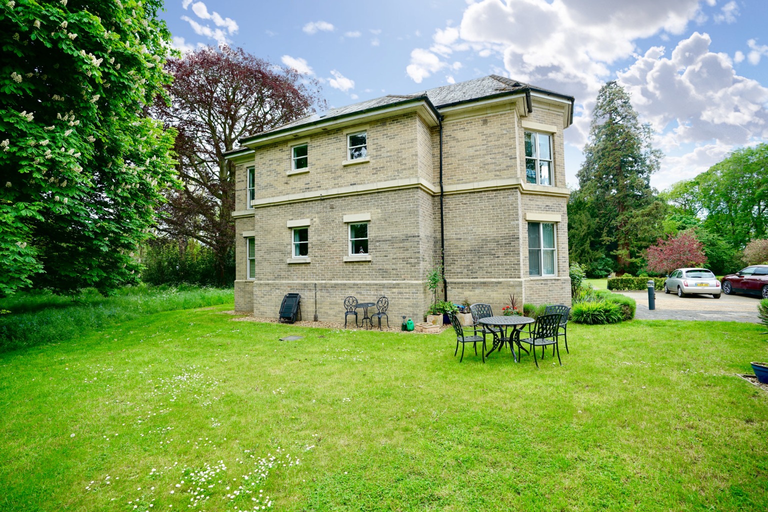 2 bed flat for sale in Thicket Dr, Huntingdon 14