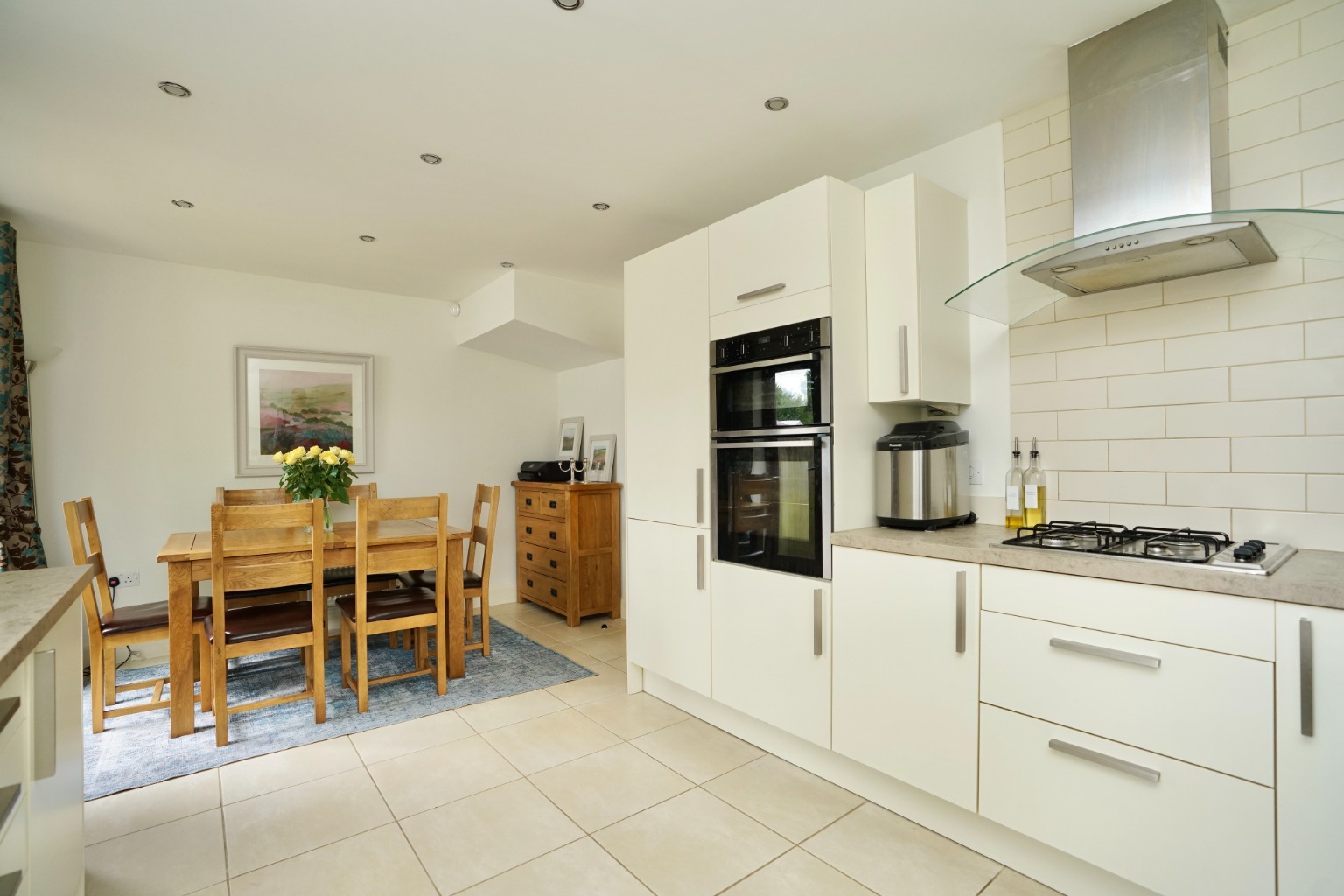 3 bed end of terrace house for sale in Garner Close, Huntingdon 4