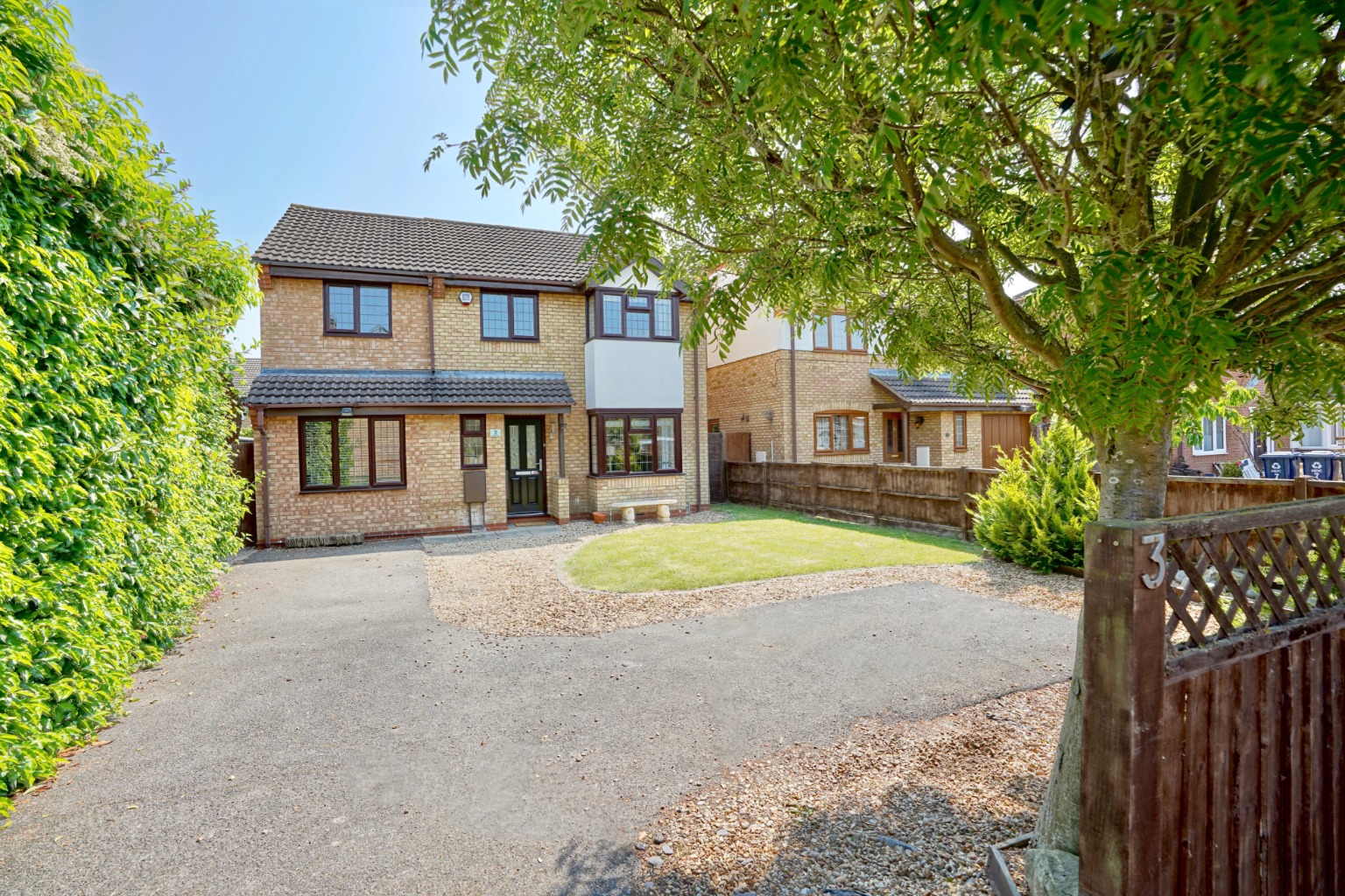 4 bed detached house for sale in Lake Way, Huntingdon 14