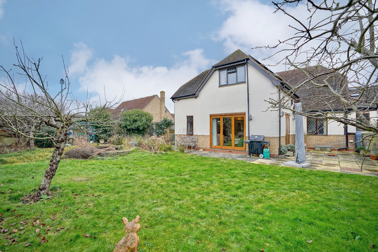 4 bed detached house for sale in Van Diemans Way, Huntingdon 3