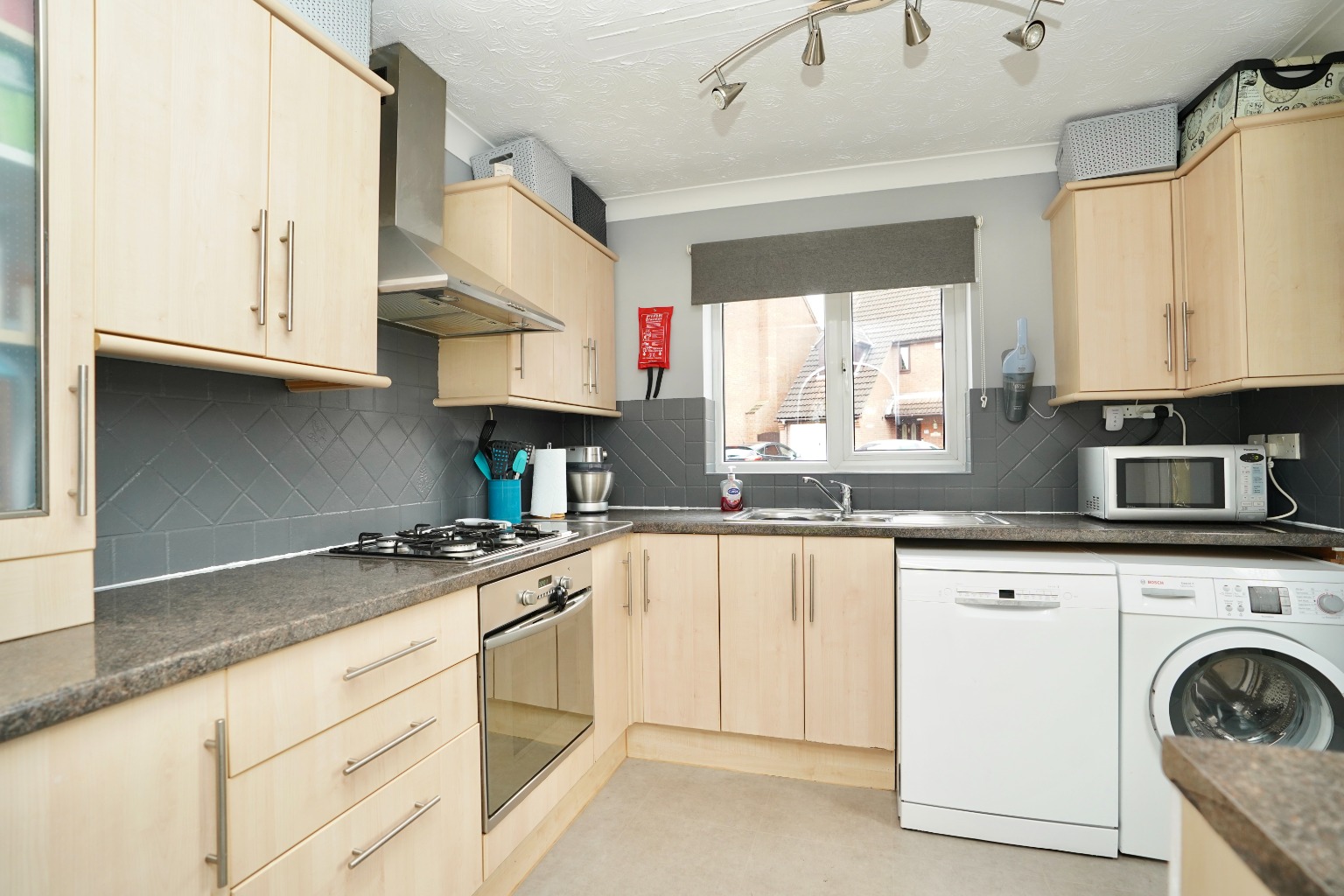 4 bed detached house for sale in Pasture Close, Huntingdon 1