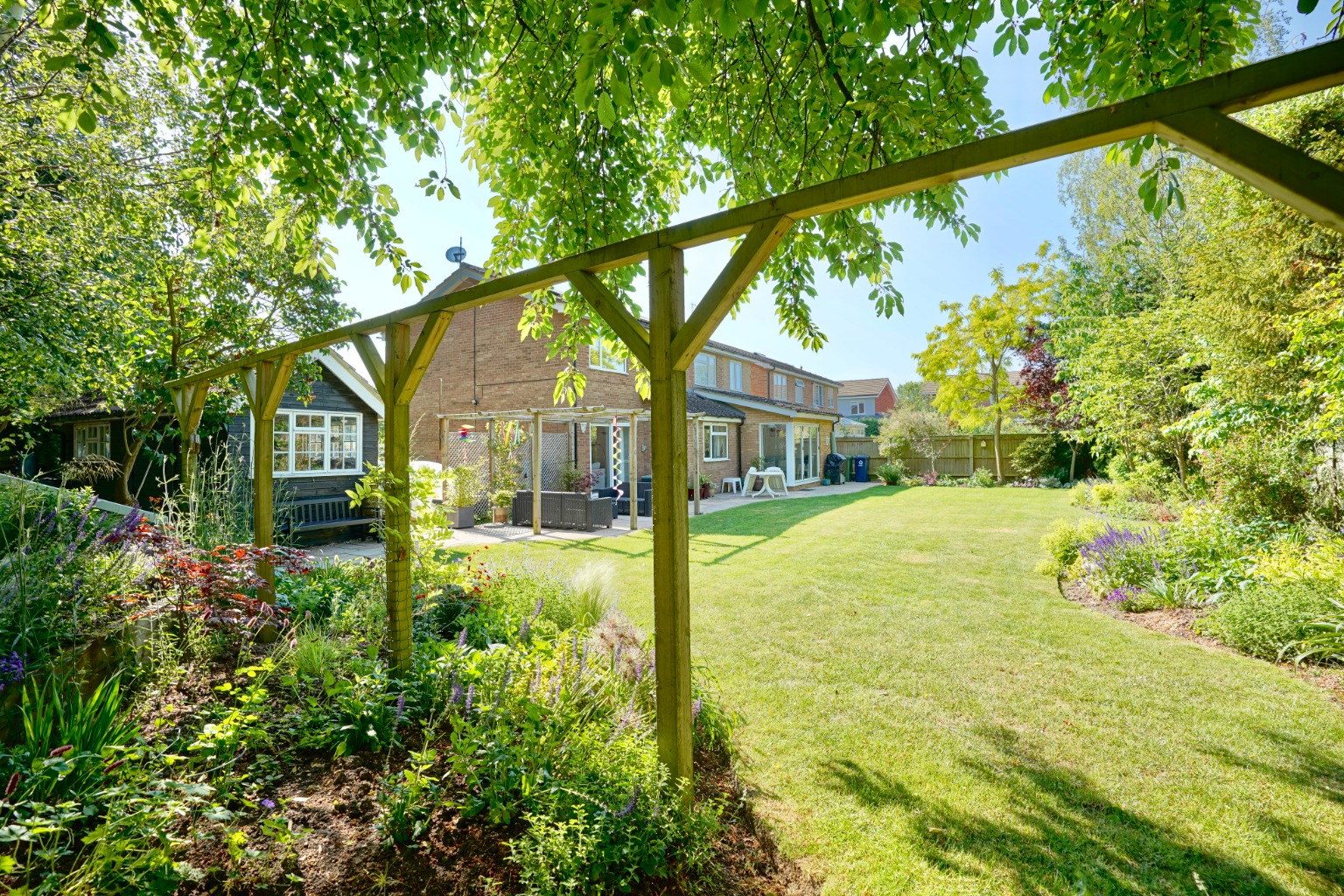 4 bed detached house for sale in Ware Lane, Huntingdon 3